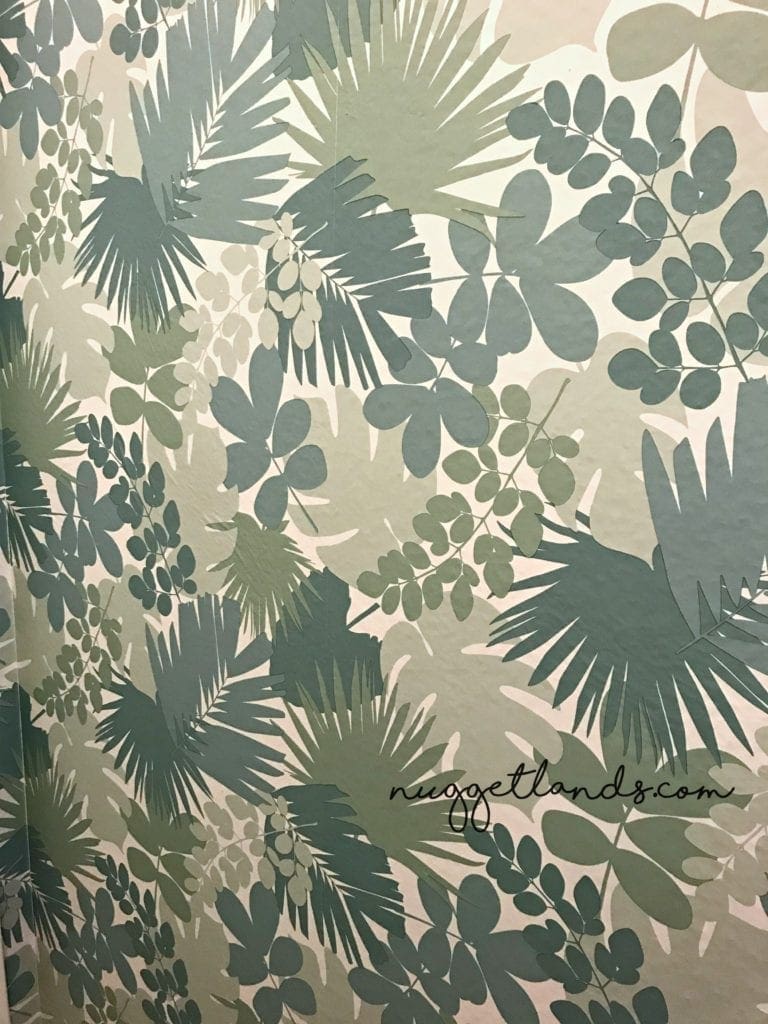 Peel and stick wallpaper pattern