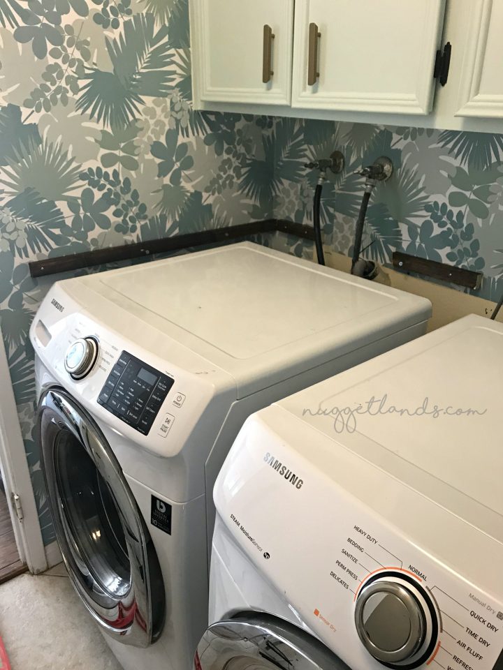 7 Secrets to Building a DoItYourself Laundry Shelf